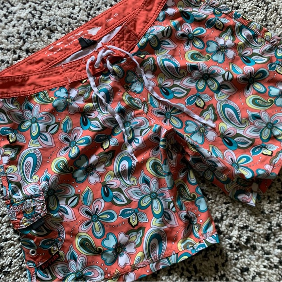 Maui Rippers Orange Abstract Floral Print Lightweight Stretch Board Shorts 16 - Picture 2 of 12